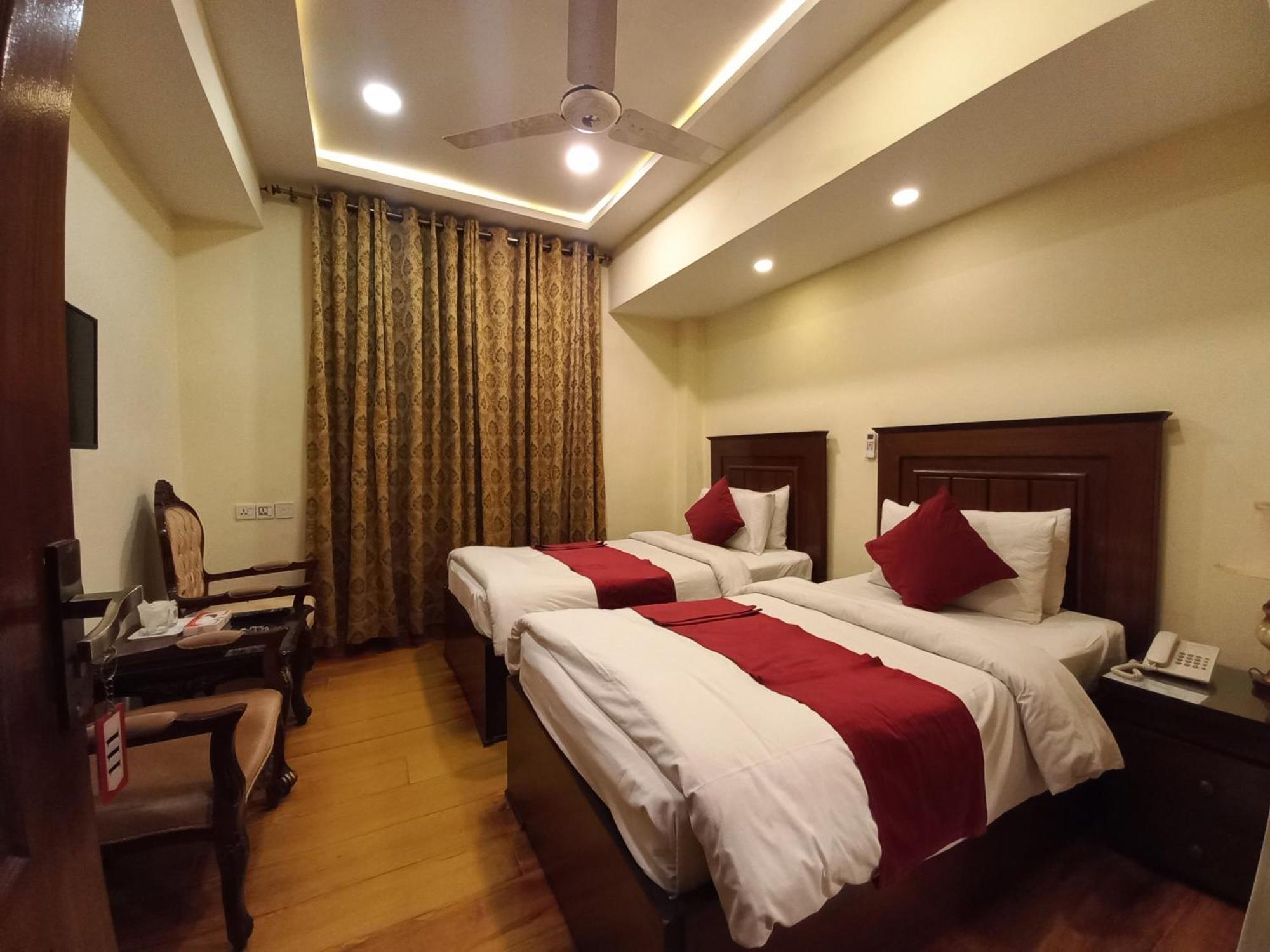 Diplomat Hotel Islamabad Buitenkant foto