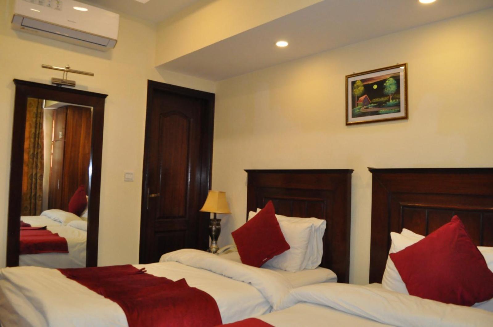Diplomat Hotel Islamabad Buitenkant foto