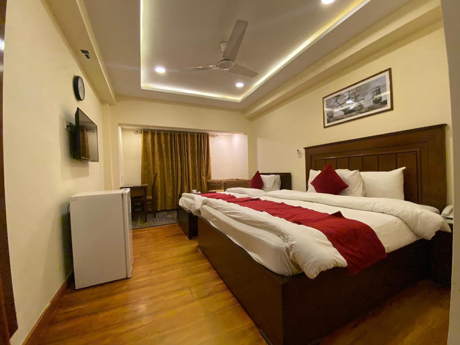 Diplomat Hotel Islamabad Buitenkant foto