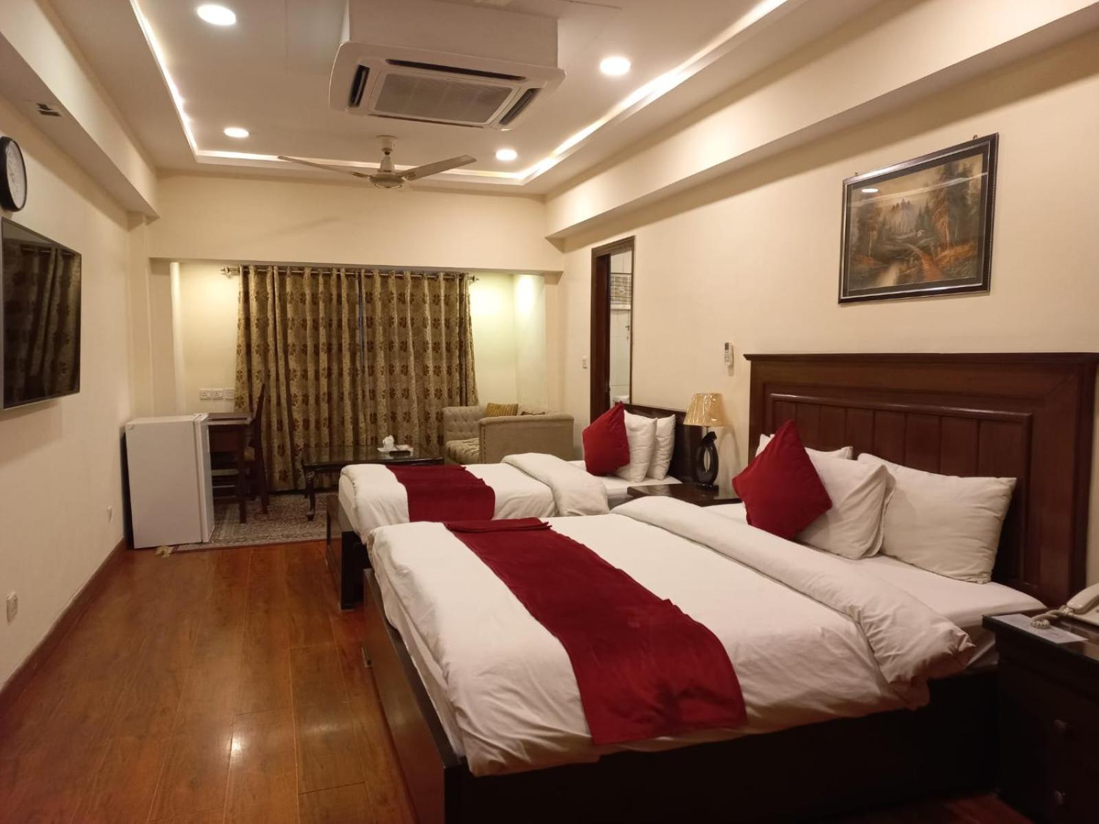 Diplomat Hotel Islamabad Buitenkant foto