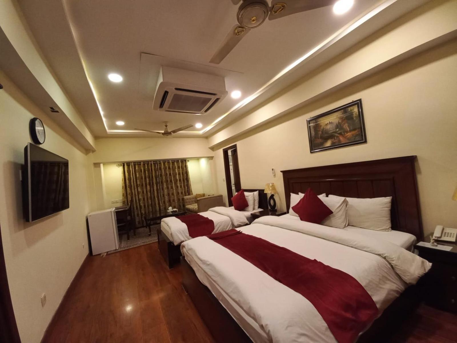 Diplomat Hotel Islamabad Buitenkant foto