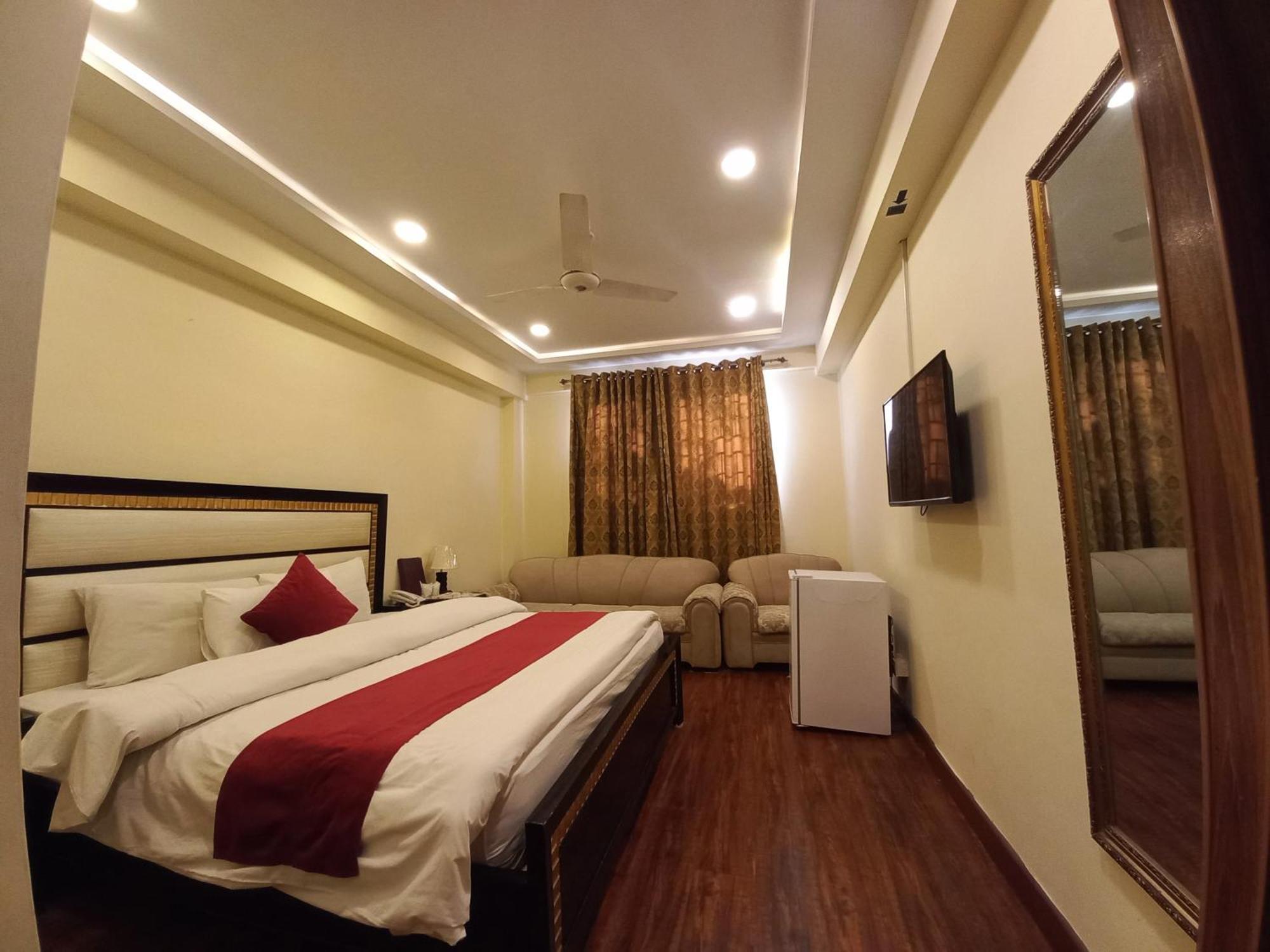 Diplomat Hotel Islamabad Buitenkant foto